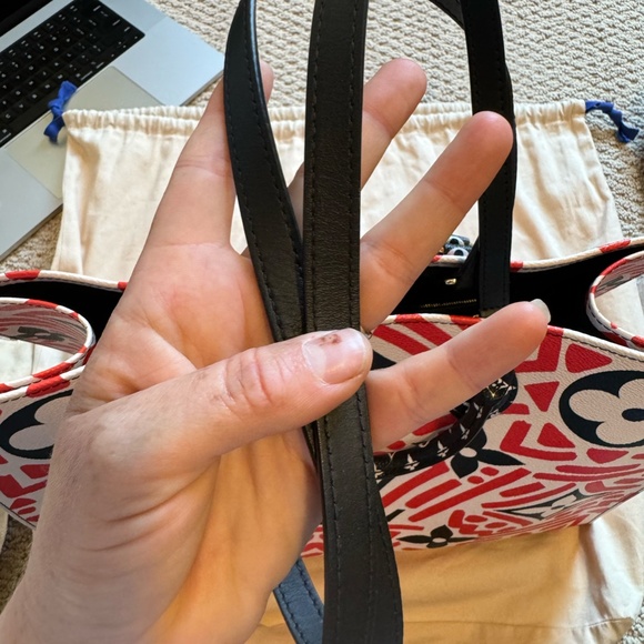 Louis Vuitton Monogram Giant Crafty Onthego GM Rouge Creme Black - Picture 9 of 9